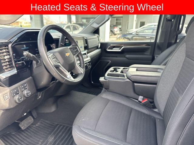 Chevrolet Silverado 2500HD Vehicle Full-screen Gallery Image 13