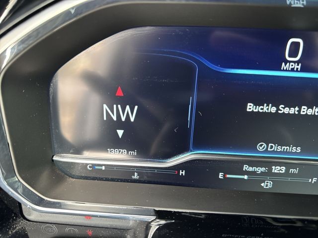 Chevrolet Silverado 2500HD Vehicle Full-screen Gallery Image 15