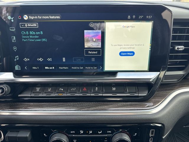 Chevrolet Silverado 2500HD Vehicle Full-screen Gallery Image 17