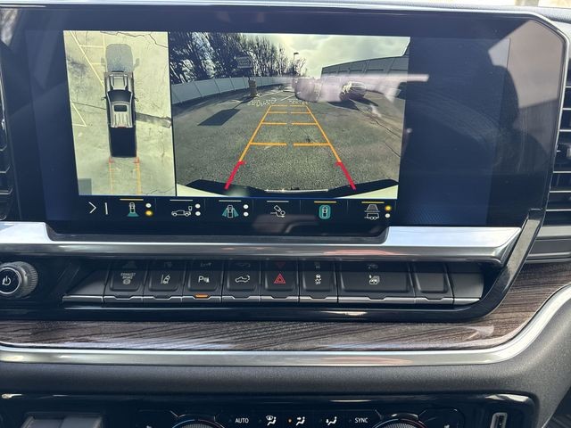 Chevrolet Silverado 2500HD Vehicle Full-screen Gallery Image 19