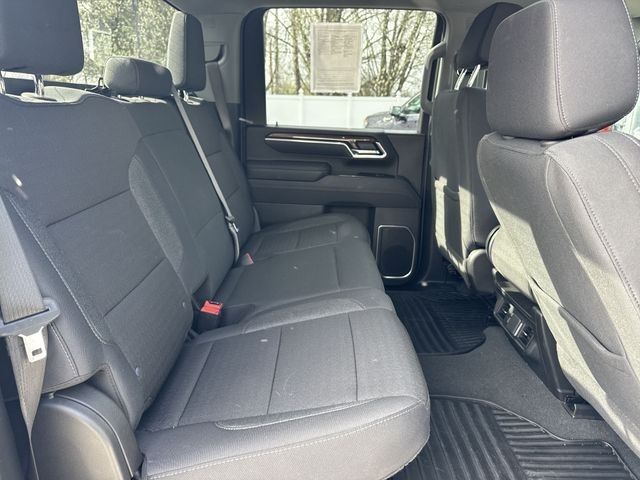 Chevrolet Silverado 2500HD Vehicle Full-screen Gallery Image 30