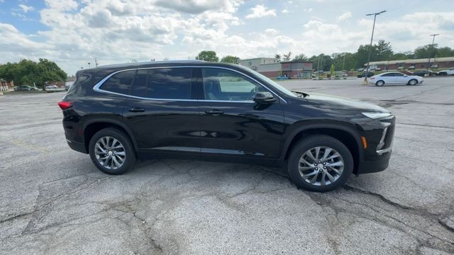 Buick Enclave Vehicle Full-screen Gallery Image 09