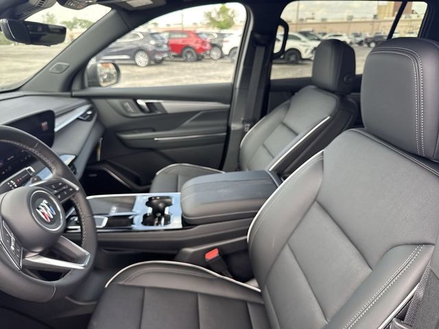 Buick Enclave Vehicle Full-screen Gallery Image 11