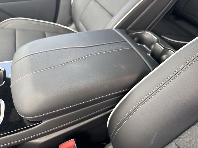 Buick Enclave Vehicle Full-screen Gallery Image 21