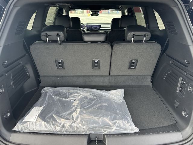 Buick Enclave Vehicle Full-screen Gallery Image 24
