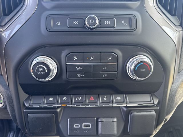 GMC Sierra 1500 Vehicle Full-screen Gallery Image 18