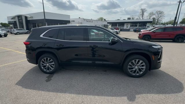 Buick Enclave Vehicle Full-screen Gallery Image 09