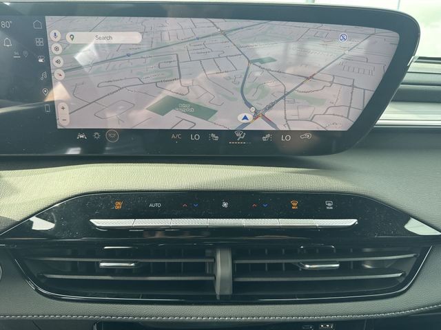 Buick Enclave Vehicle Full-screen Gallery Image 18