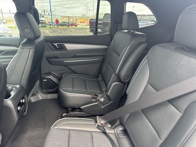 Buick Enclave Vehicle Full-screen Gallery Image 22