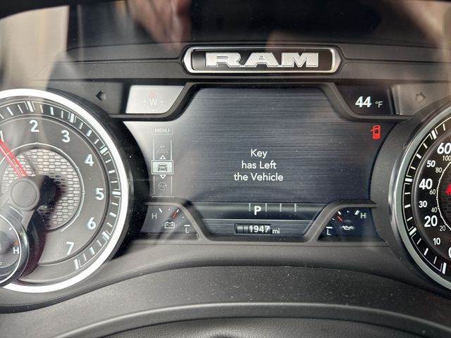 Ram 1500 Vehicle Full-screen Gallery Image 15