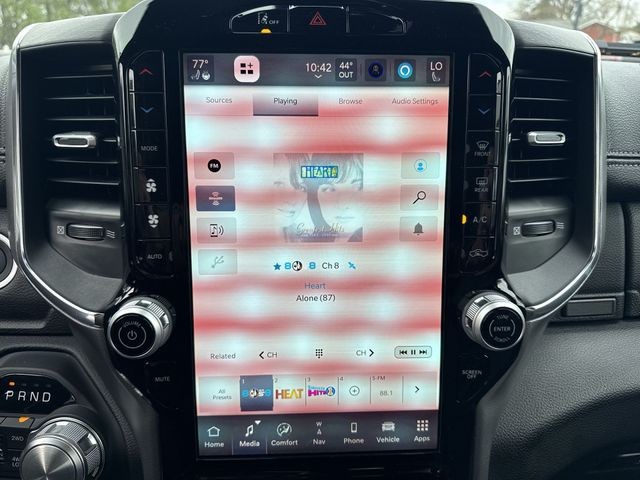 Ram 1500 Vehicle Full-screen Gallery Image 17