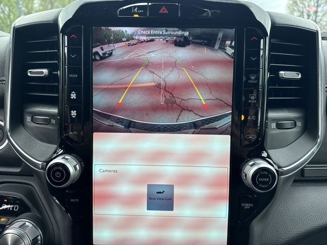 Ram 1500 Vehicle Full-screen Gallery Image 19