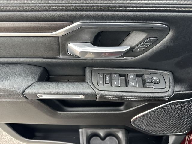 Ram 1500 Vehicle Full-screen Gallery Image 26