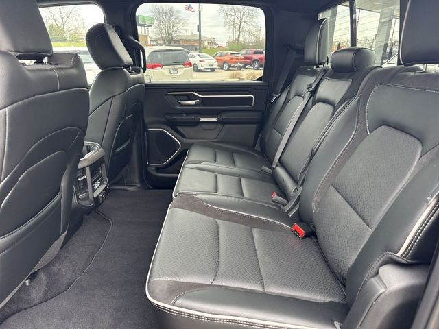 Ram 1500 Vehicle Full-screen Gallery Image 28