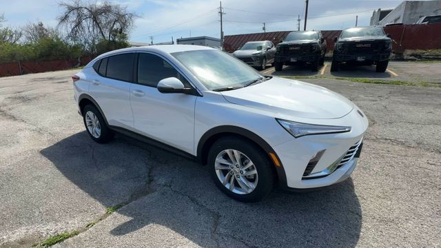 Buick Envista Vehicle Full-screen Gallery Image 02