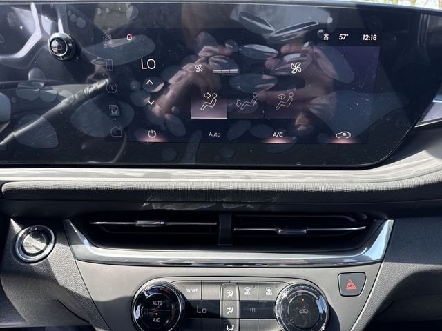 Buick Envista Vehicle Full-screen Gallery Image 18