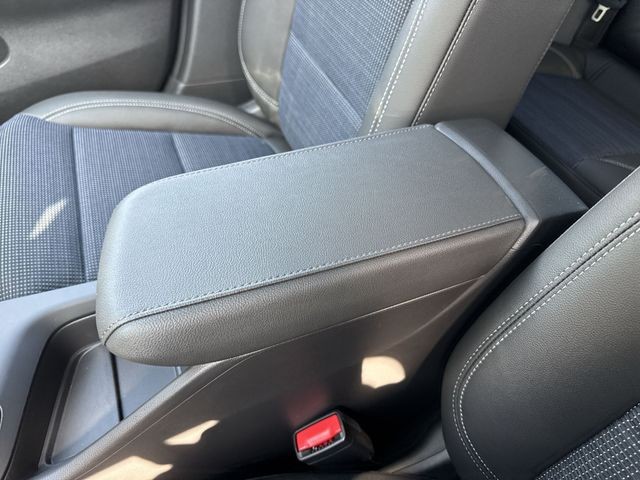 Buick Envista Vehicle Full-screen Gallery Image 20