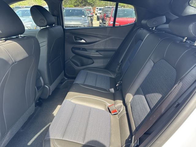 Buick Envista Vehicle Full-screen Gallery Image 21