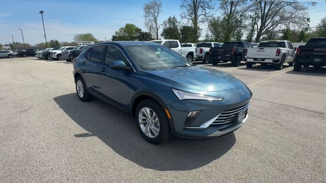 Buick Envista Vehicle Full-screen Gallery Image 02