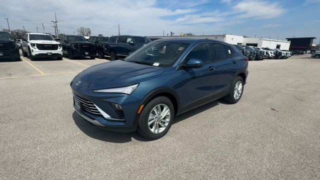 Buick Envista Vehicle Full-screen Gallery Image 04