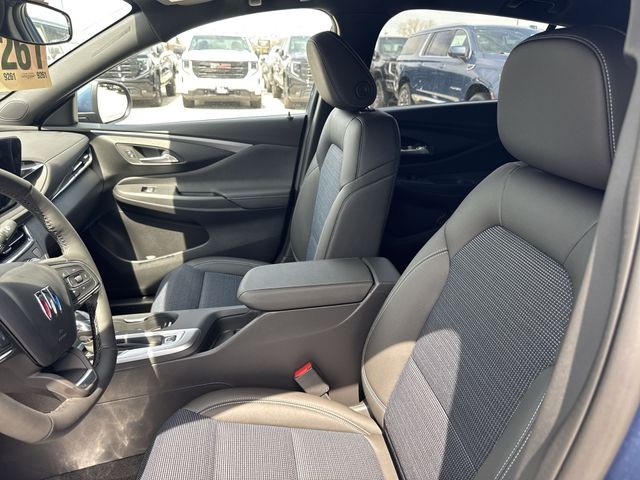 Buick Envista Vehicle Full-screen Gallery Image 11