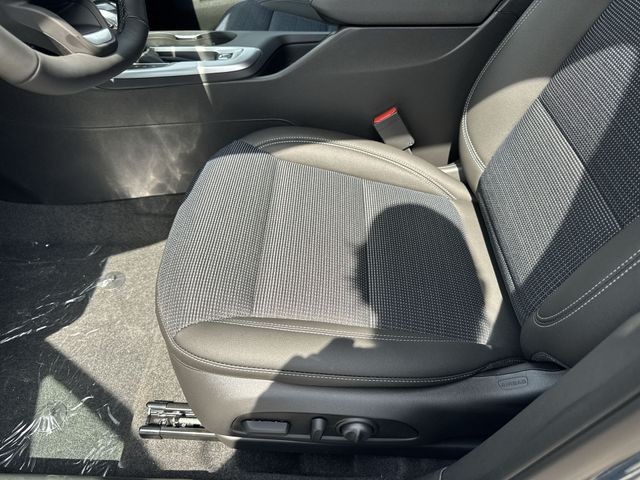 Buick Envista Vehicle Full-screen Gallery Image 12