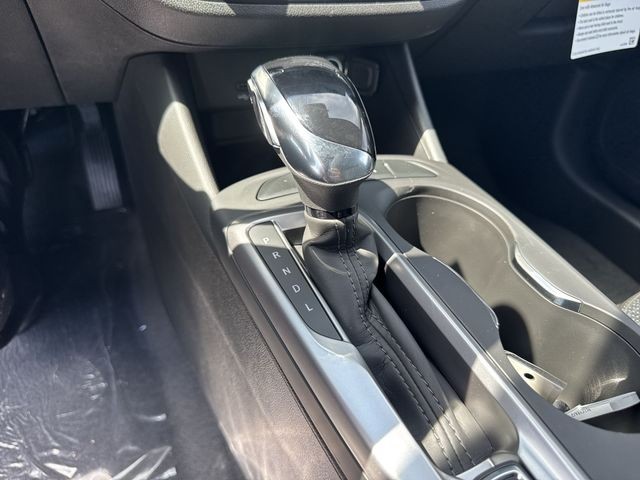 Buick Envista Vehicle Full-screen Gallery Image 19