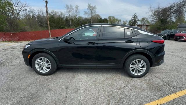 Buick Envista Vehicle Full-screen Gallery Image 05