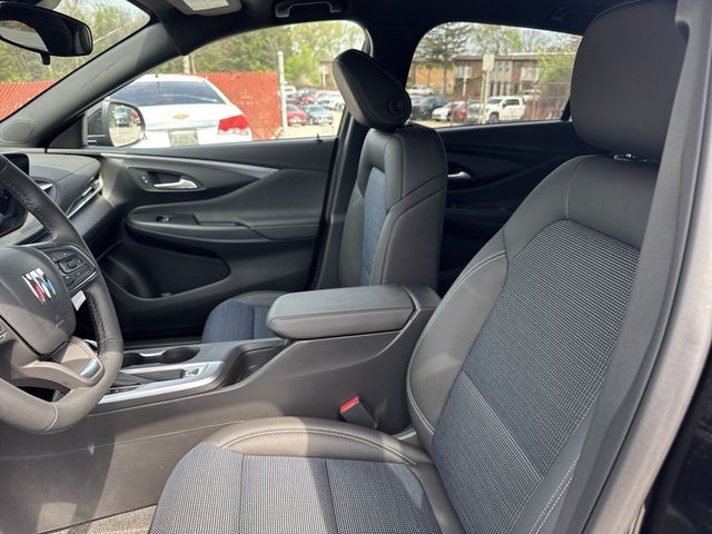 Buick Envista Vehicle Full-screen Gallery Image 11