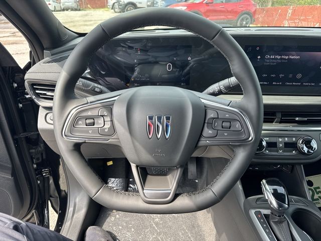 Buick Envista Vehicle Full-screen Gallery Image 14