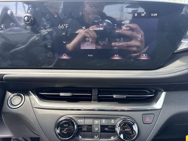 Buick Envista Vehicle Full-screen Gallery Image 18