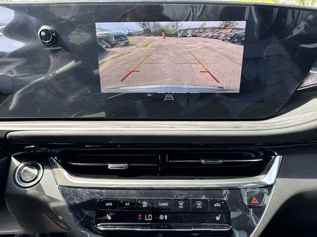 Buick Envista Vehicle Full-screen Gallery Image 17