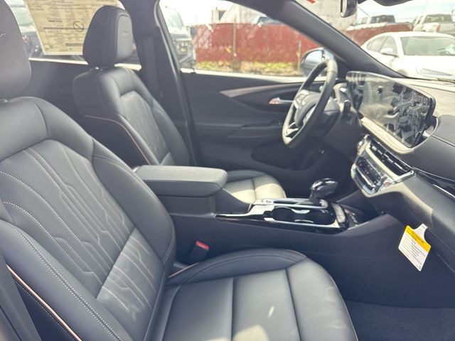 Buick Envista Vehicle Full-screen Gallery Image 24