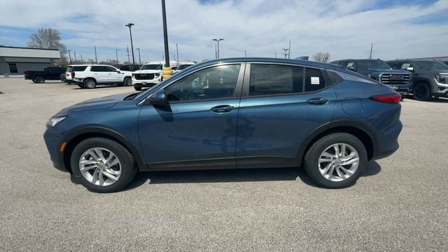 Buick Envista Vehicle Full-screen Gallery Image 05