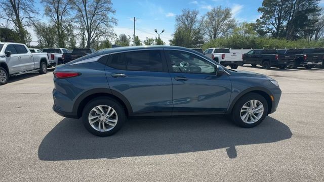 Buick Envista Vehicle Full-screen Gallery Image 09