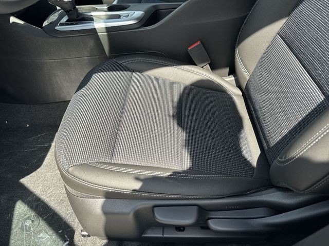 Buick Envista Vehicle Full-screen Gallery Image 12