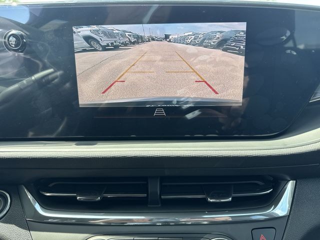 Buick Envista Vehicle Full-screen Gallery Image 17