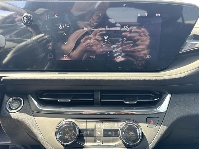 Buick Envista Vehicle Full-screen Gallery Image 18