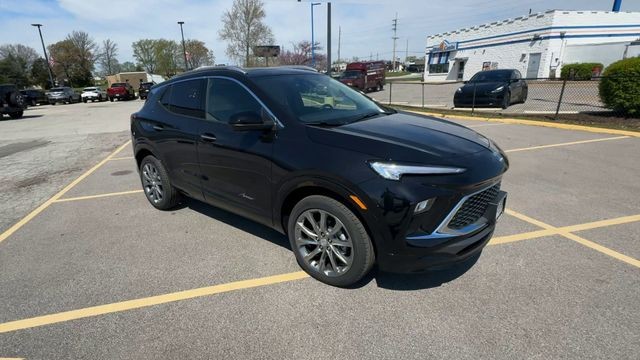 Buick Encore GX Vehicle Full-screen Gallery Image 02