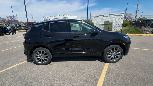 Buick Encore GX Vehicle Full-screen Gallery Image 09