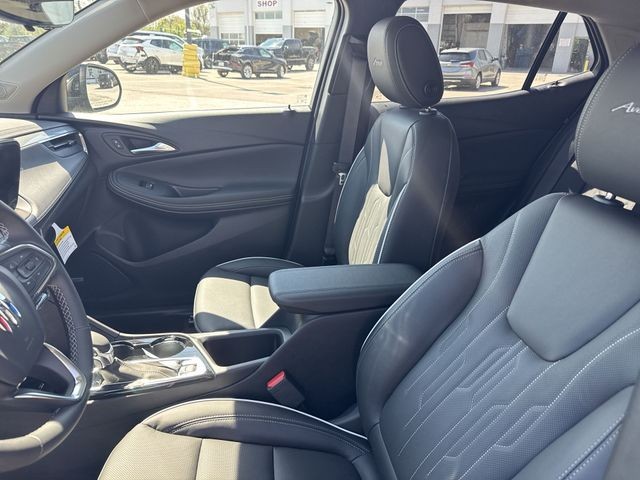 Buick Encore GX Vehicle Full-screen Gallery Image 11