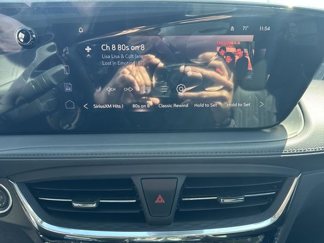 Buick Encore GX Vehicle Full-screen Gallery Image 16