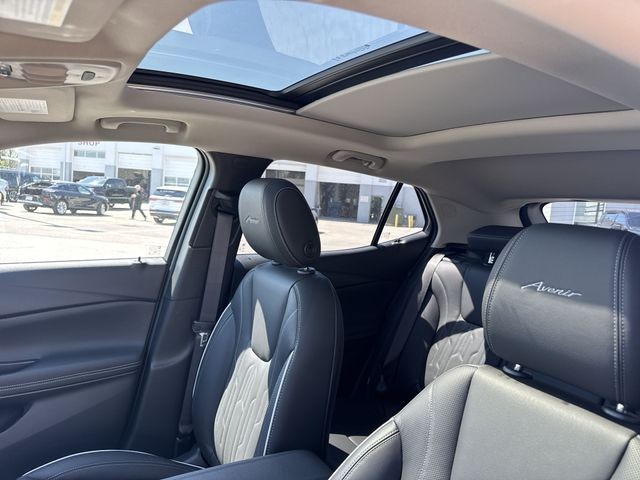 Buick Encore GX Vehicle Full-screen Gallery Image 21