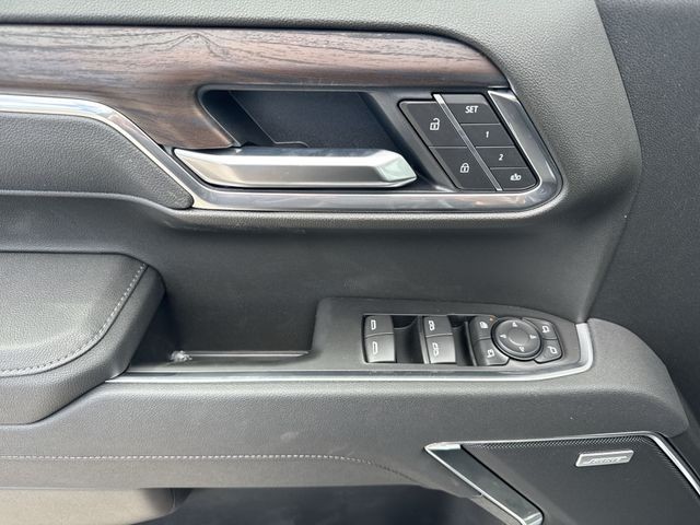 GMC Sierra 1500 Vehicle Full-screen Gallery Image 13