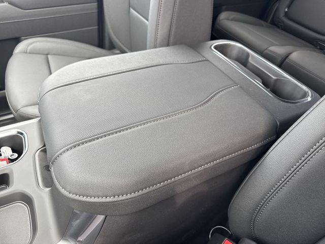 GMC Sierra 1500 Vehicle Full-screen Gallery Image 21