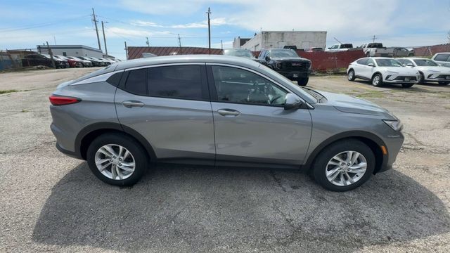 Buick Envista Vehicle Full-screen Gallery Image 09