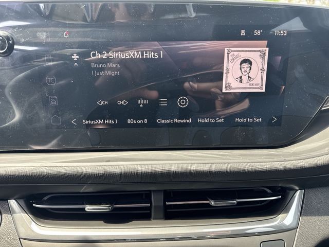 Buick Envista Vehicle Full-screen Gallery Image 16