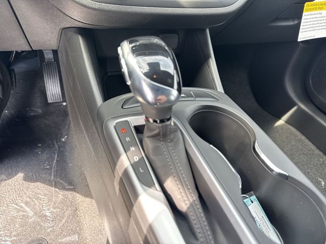 Buick Envista Vehicle Full-screen Gallery Image 19