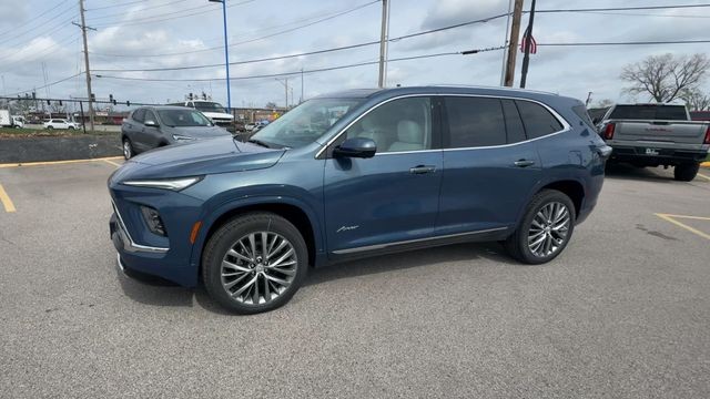 Buick Enclave Vehicle Full-screen Gallery Image 04