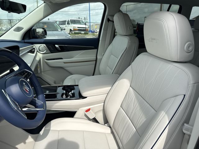 Buick Enclave Vehicle Full-screen Gallery Image 11